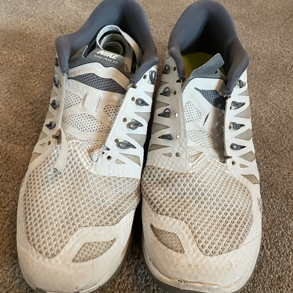 White Nike Free 5.0